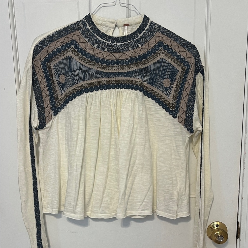 Free People Boho-Chic Embroidered Cream and Blue Women's Top S